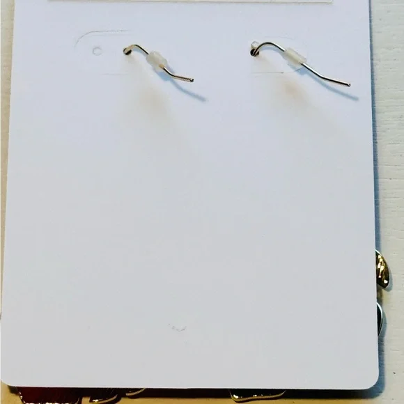 NEW- Lilly Pulitzer Mother of Pearl Monstera Leaf Earrings - Picture 2 of 2